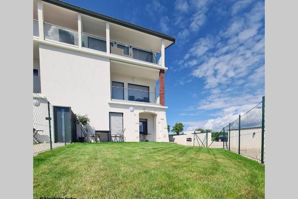 Friendship Suite Moerbisch Am See Exterior photo